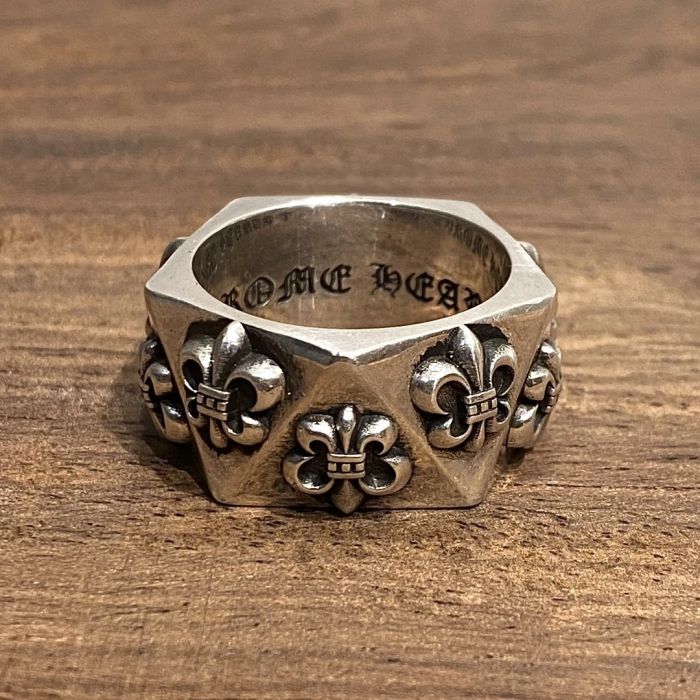 Chrome Hearts Faceted Scout Flower Ring